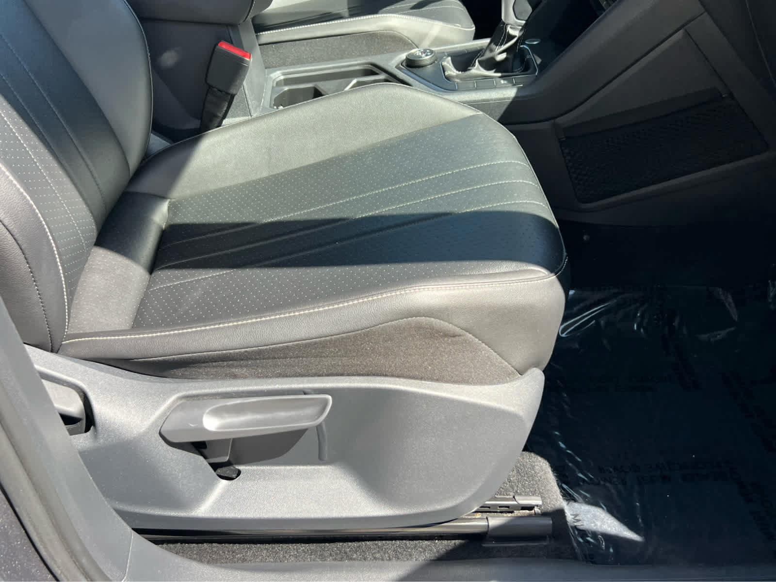 Used 2022 Volkswagen Tiguan SE AWD/4WD image 18