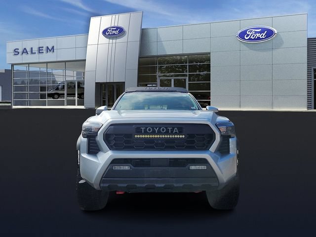 Used 2024 Toyota Tacoma TRD Off-Road w/ TRD Off Road Premium Package AWD/4WD image 7
