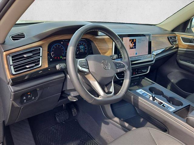 Used 2025 Volkswagen Atlas SE FWD image 10