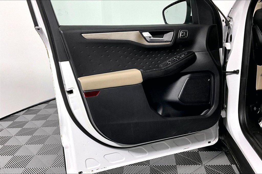 Certified 2020 Ford Escape SEL FWD image 23