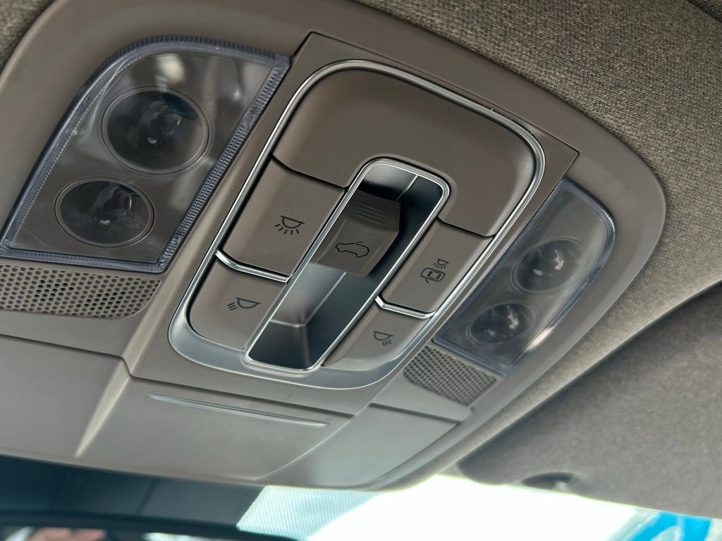 Used 2020 Hyundai Santa Fe Limited w/ Cargo Package FWD image 27