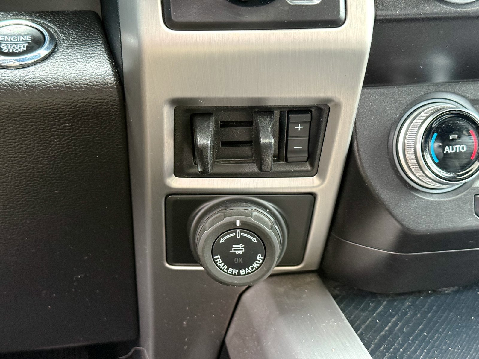 Certified 2020 Ford F250 Platinum w/ FX4 Off-Road Package image 25