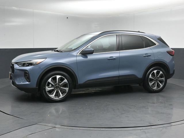 Certified 2025 Ford Escape Platinum AWD/4WD image 2