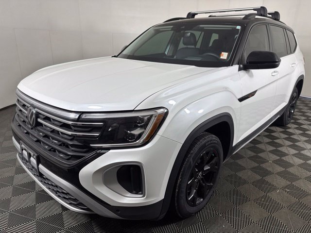 Used 2024 Volkswagen Atlas Peak Edition SEL AWD/4WD image 8