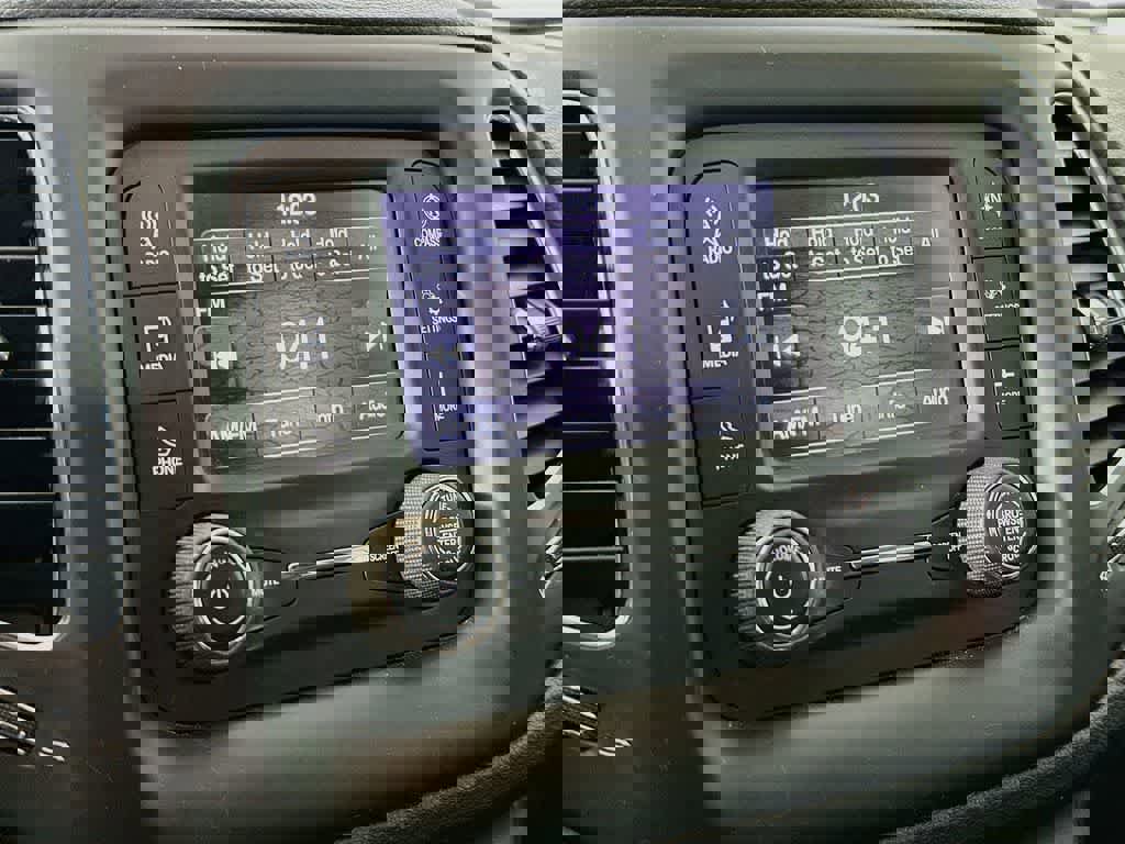 Used 2018 Jeep Compass Latitude image 16