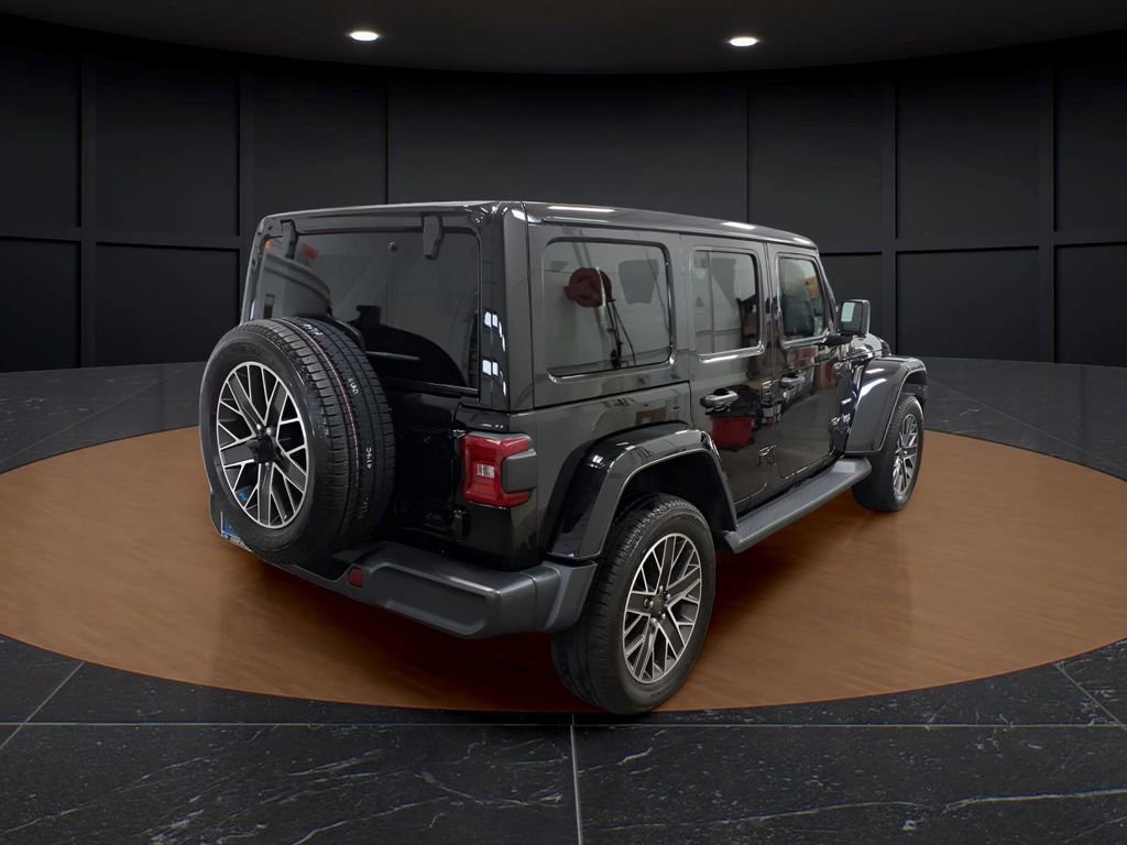 Used 2023 Jeep Wrangler Unlimited Sahara w/ Cold Weather Group AWD/4WD image 2