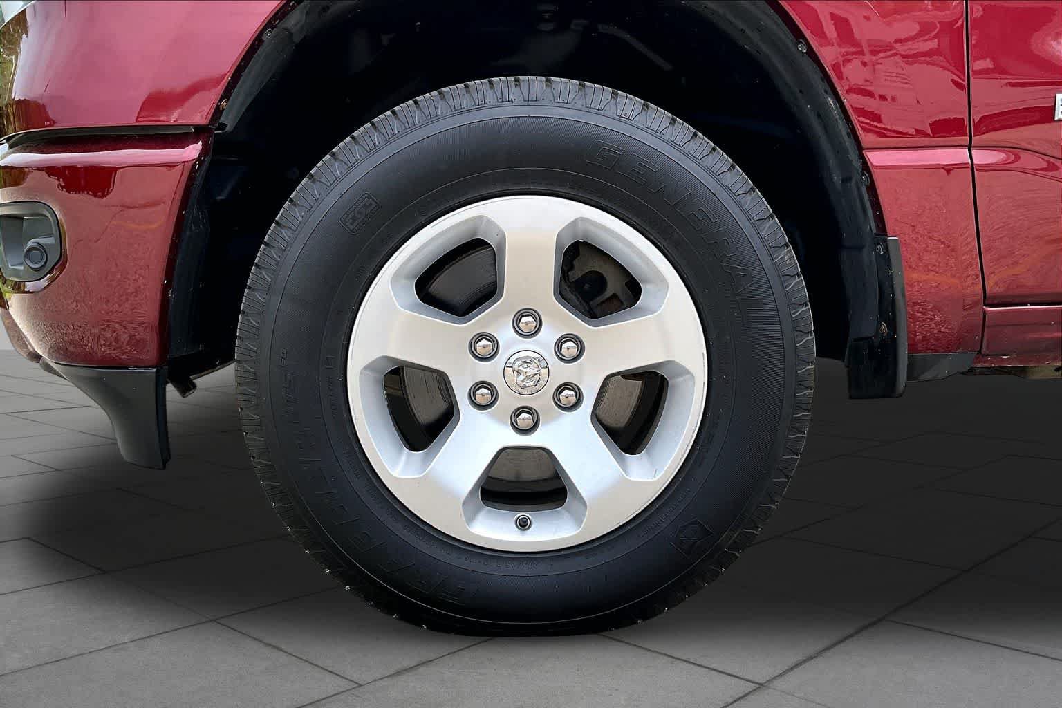 Used 2019 RAM 1500 Big Horn AWD/4WD image 11