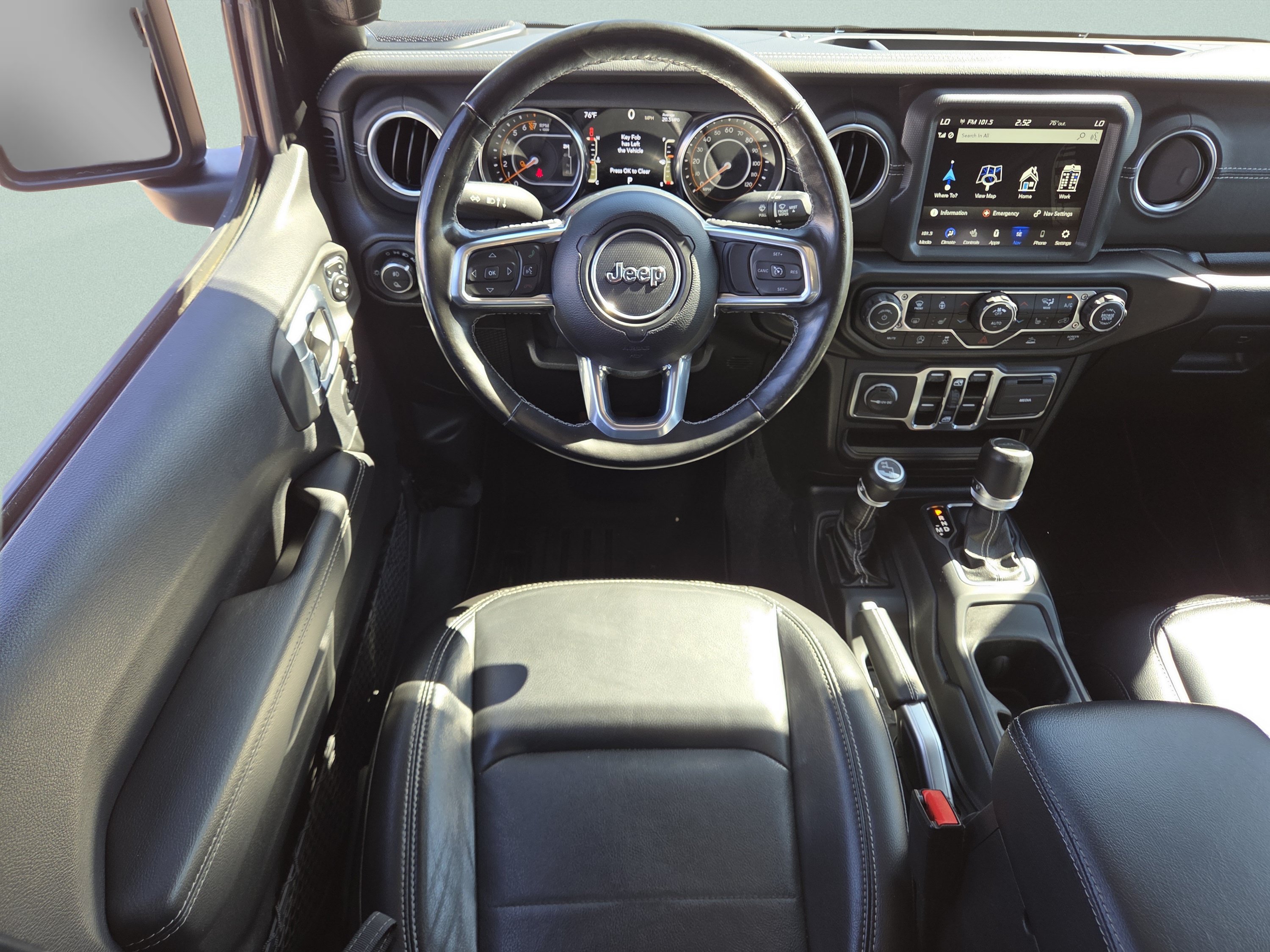 Used 2022 Jeep Gladiator Overland w/ Popular Equipment Package AWD/4WD image 4