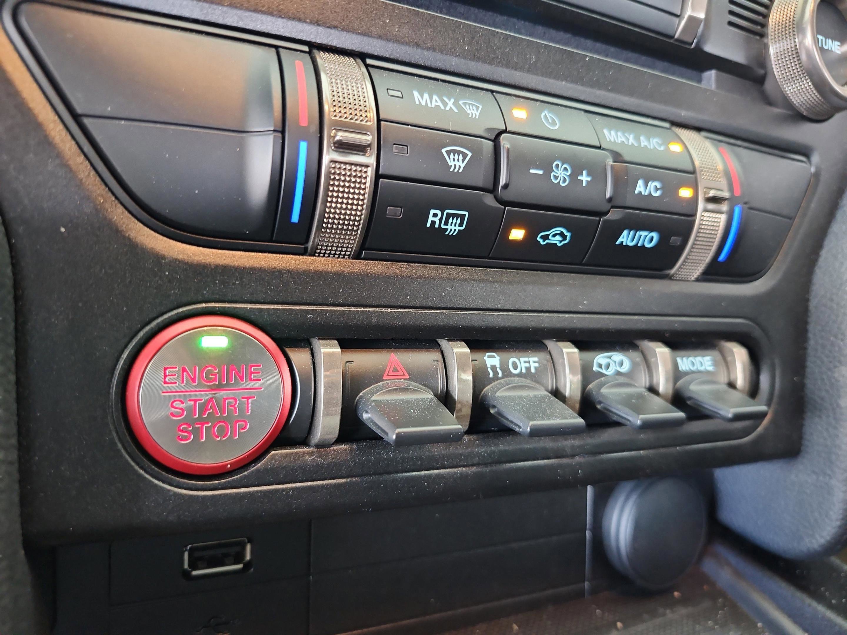 Certified 2020 Ford Mustang Shelby GT500 w/ Technology Package image 30