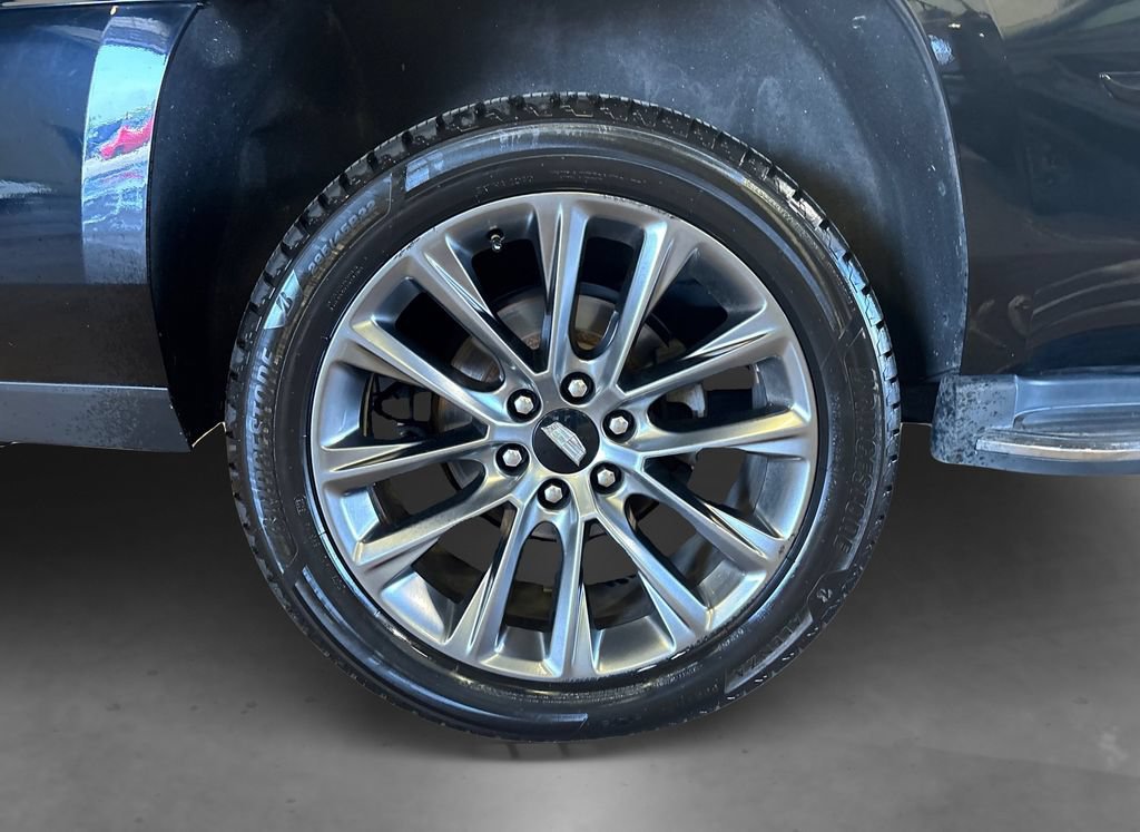 Used 2019 Cadillac Escalade Luxury w/ Escalade Sport Edition AWD/4WD image 19