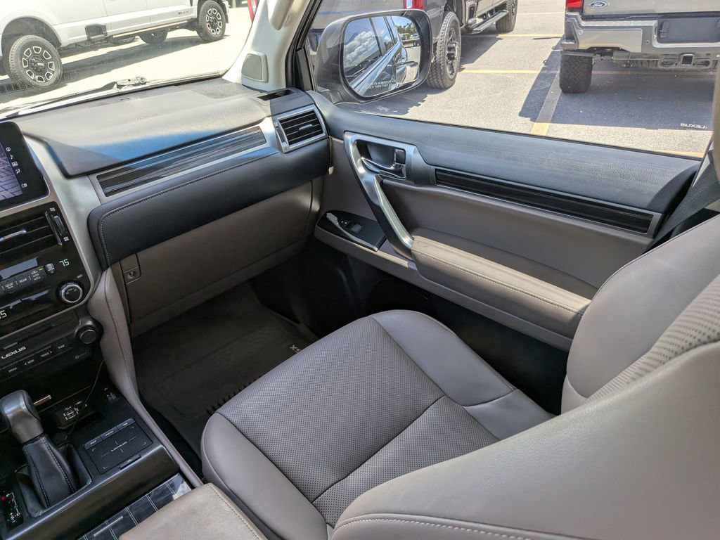 Used 2023 Lexus GX 460 Premium w/ Premium Package AWD/4WD image 14