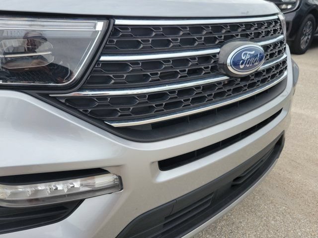 Certified 2023 Ford Explorer XLT w/ Equipment Group 202A RWD image 13
