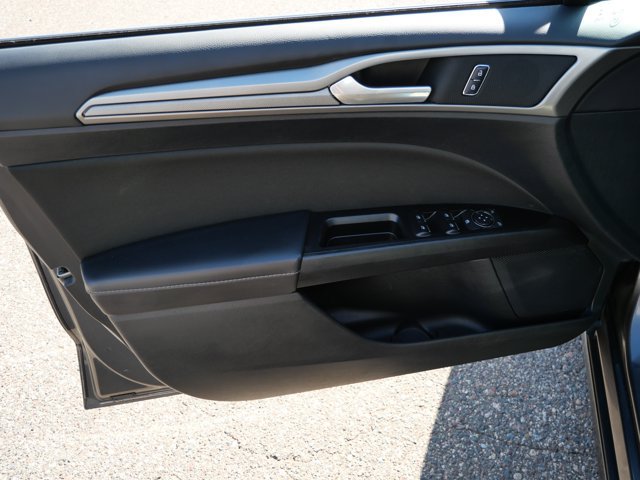 Certified 2017 Ford Fusion SE FWD image 12