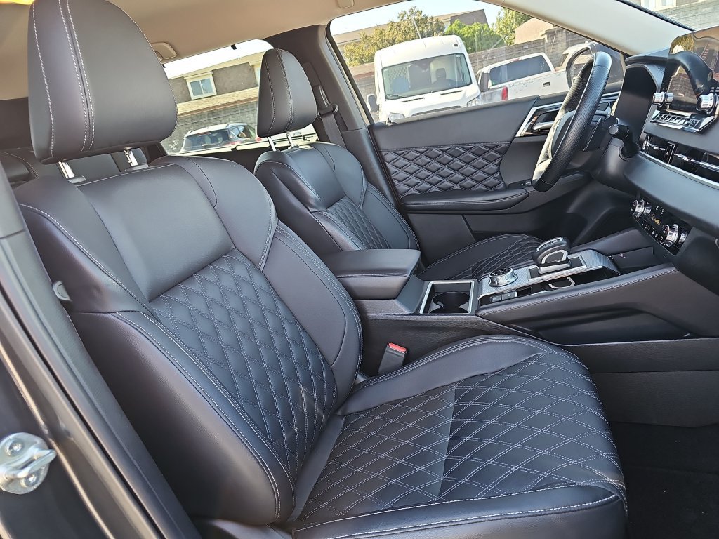 Used 2024 Mitsubishi Outlander SEL Black Edition AWD/4WD image 10