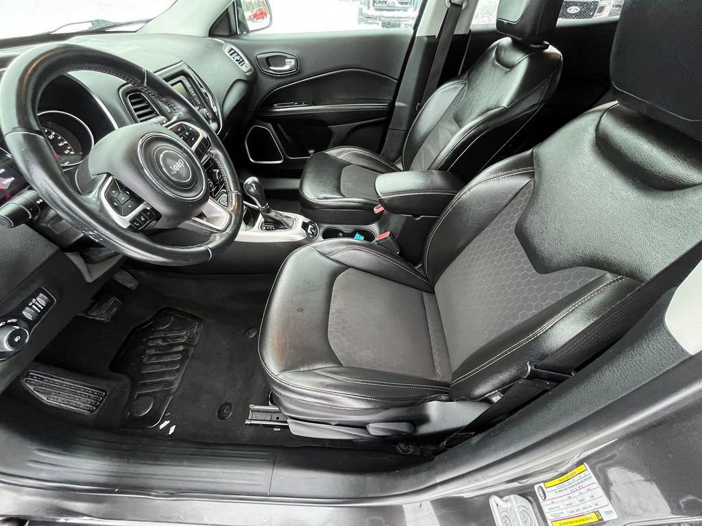 Used 2018 Jeep Compass Latitude image 10