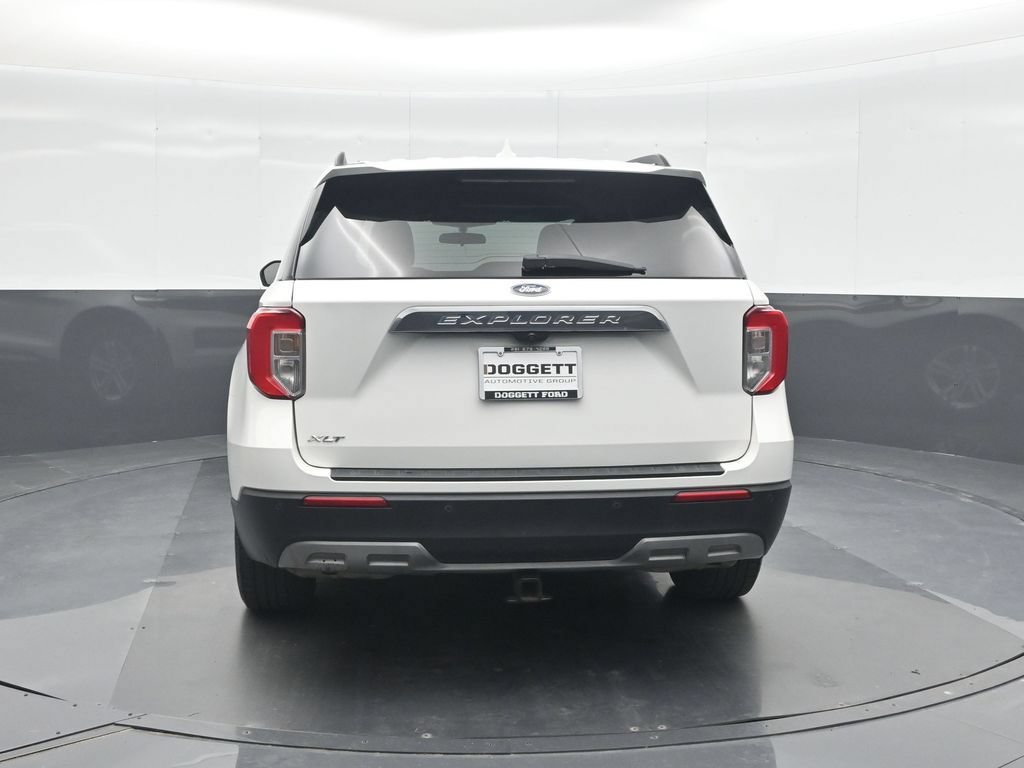 Certified 2023 Ford Explorer XLT w/ Equipment Group 202A RWD image 17