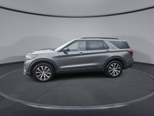 Certified 2025 Ford Explorer ST-Line AWD/4WD image 4