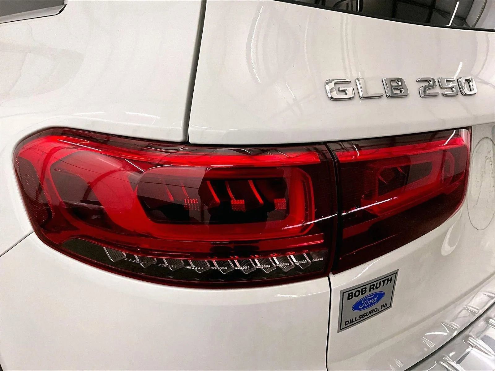 Used 2021 Mercedes-Benz GLB 250 4MATIC image 29