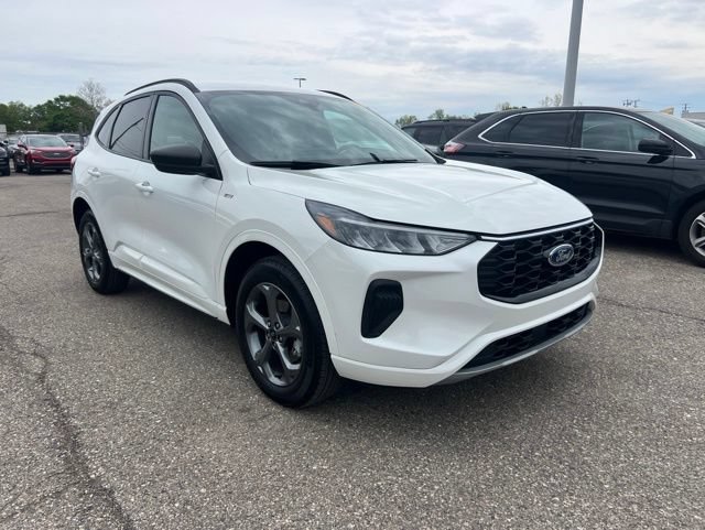 Certified 2024 Ford Escape ST-Line w/ Tech Pack #1 AWD/4WD image 3