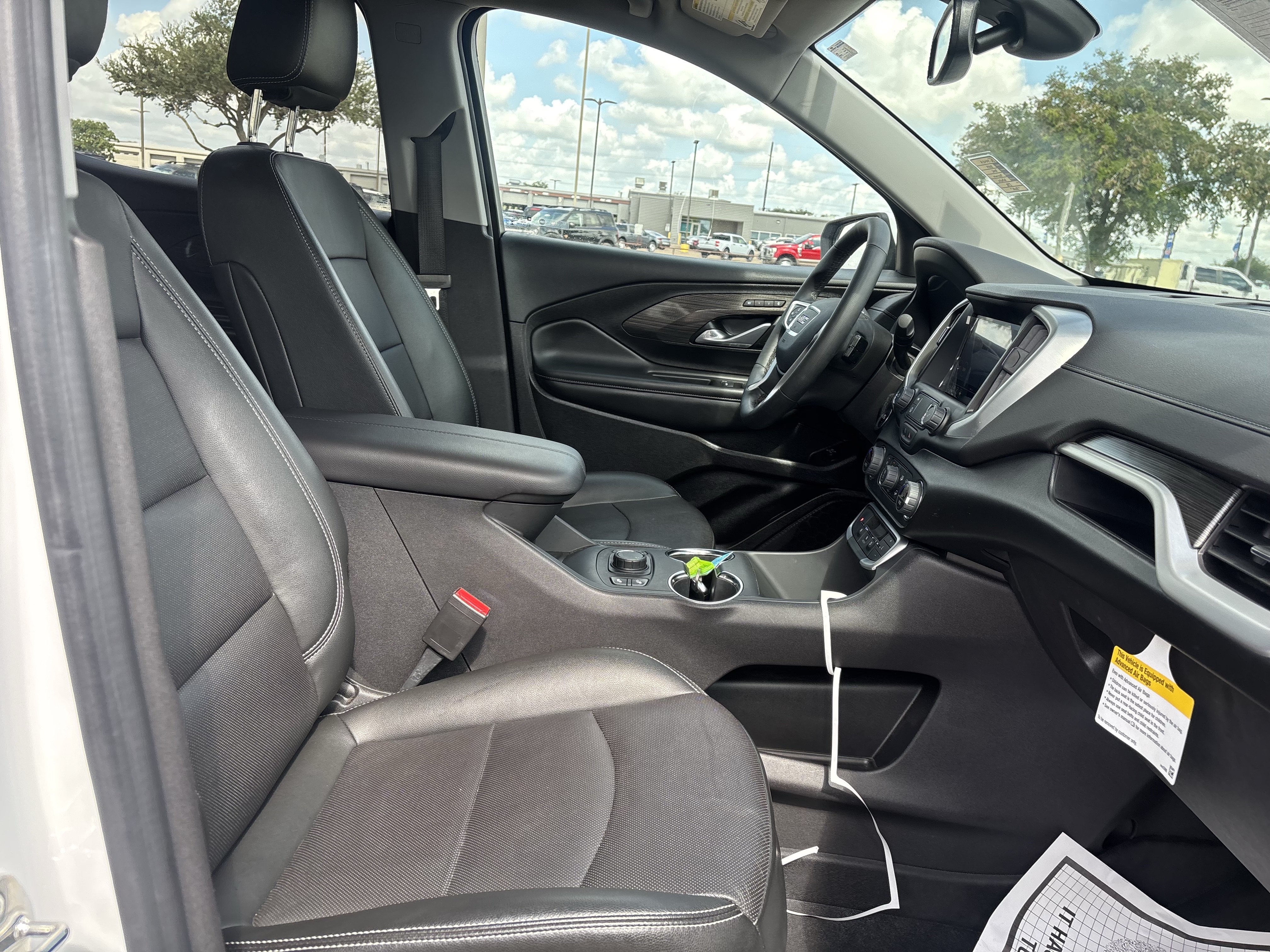 Used 2024 GMC Terrain SLT AWD/4WD image 25