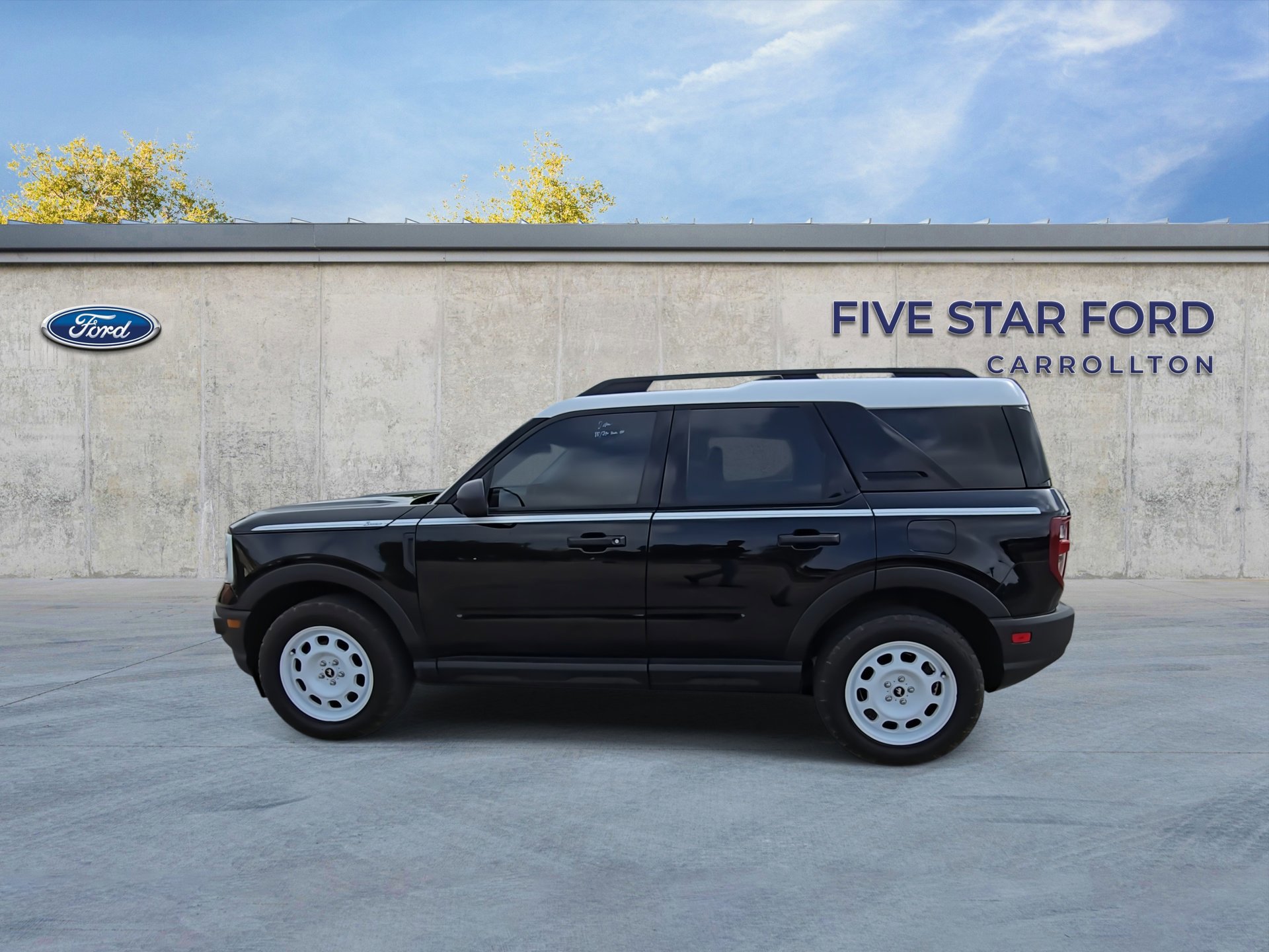 Certified 2024 Ford Bronco Sport Heritage w/ Heritage Convenience Package AWD/4WD image 2