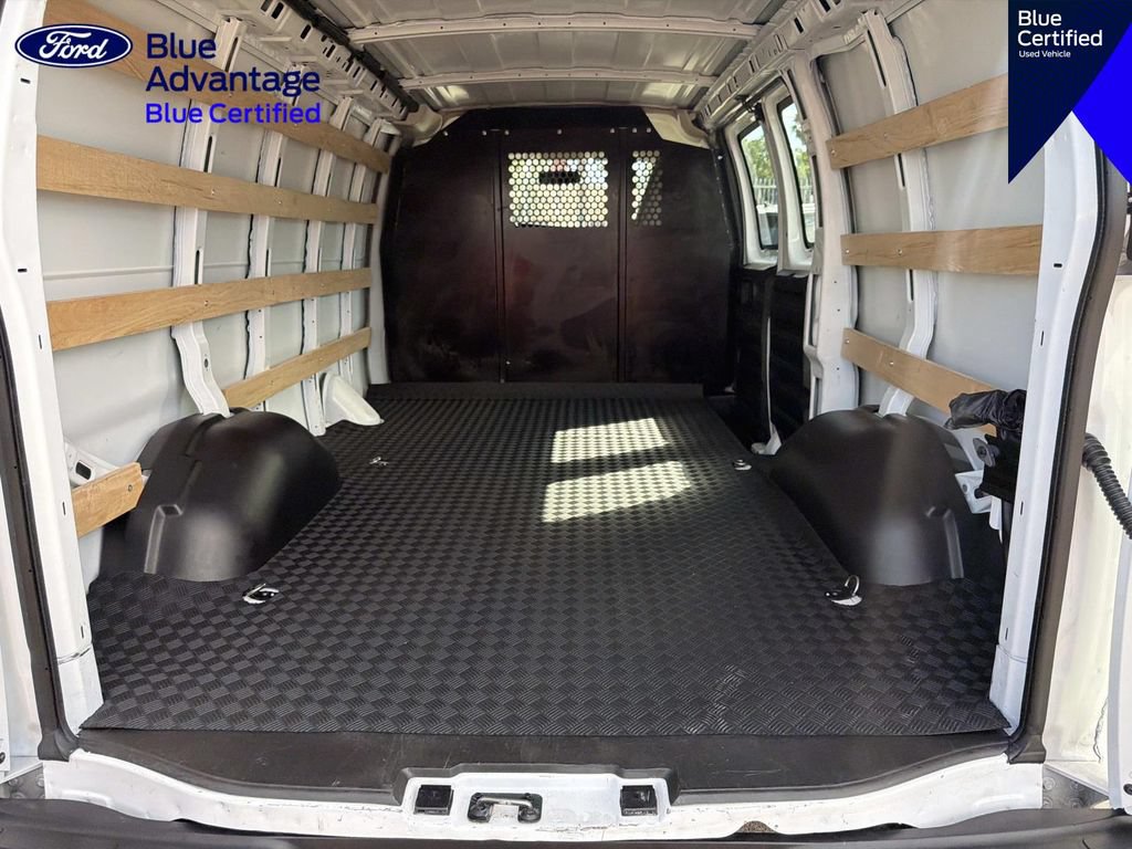 Used 2025 Chevrolet Express 2500 w/ Driver Convenience Package RWD image 7