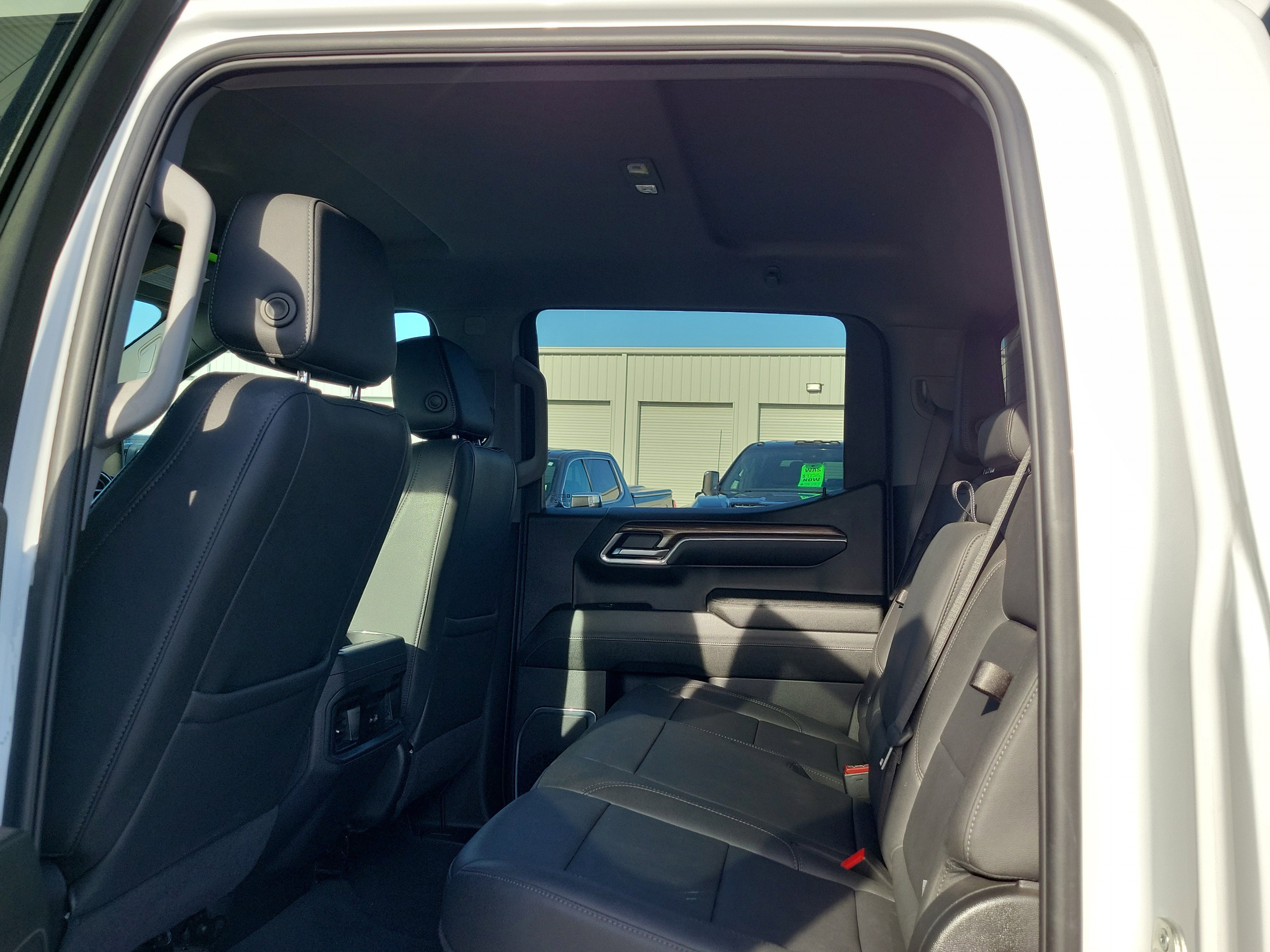 Used 2024 Chevrolet Silverado 1500 LT Trail Boss w/ LT Trail Boss Premium Package image 11