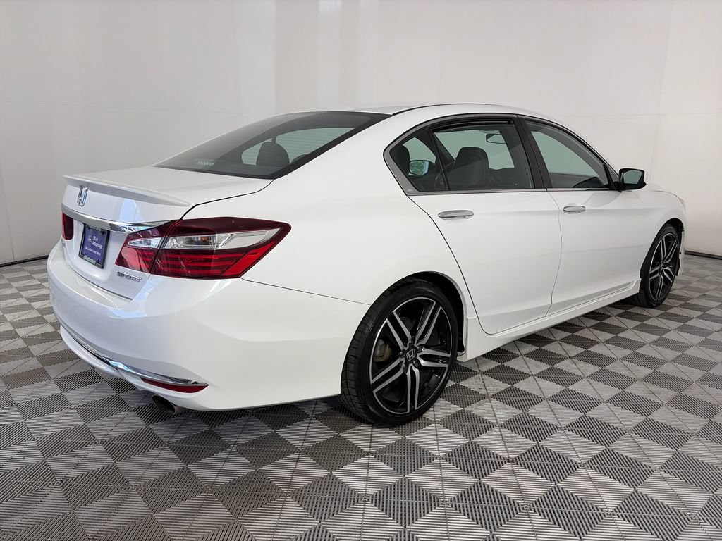 Used 2017 Honda Accord Sport image 7