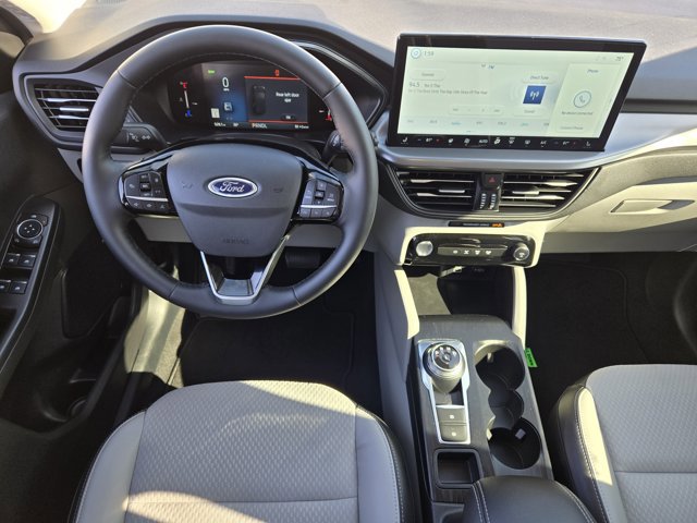 Certified 2025 Ford Escape SE image 26