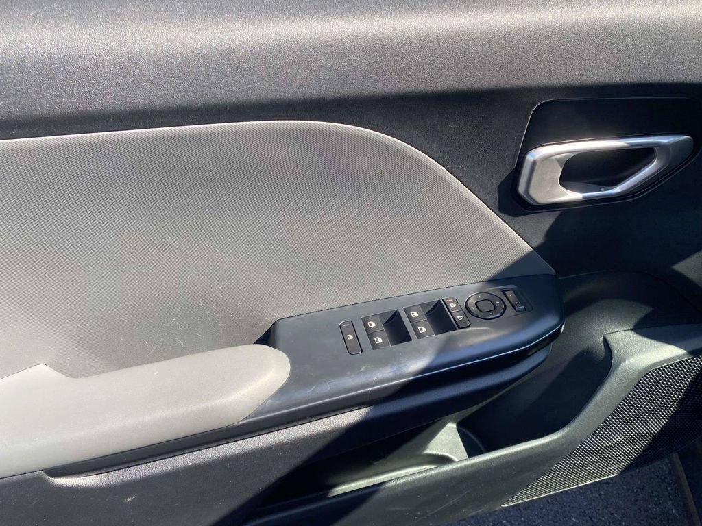 Used 2025 Kia K4 FWD image 14