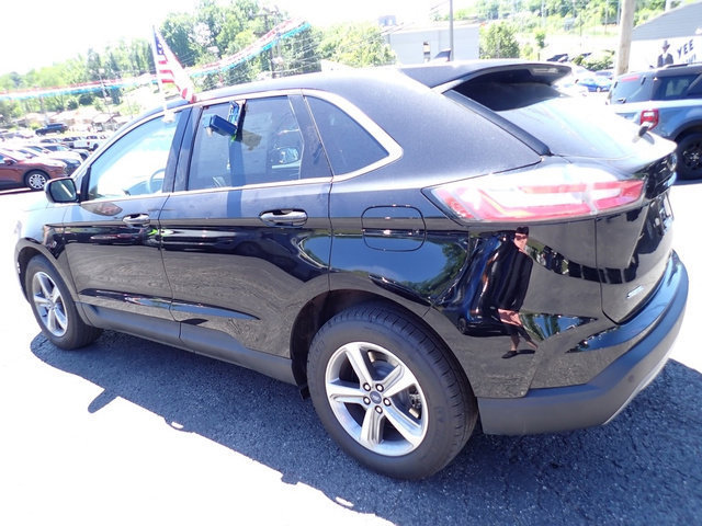 Certified 2022 Ford Edge SEL w/ Convenience Package AWD/4WD image 4
