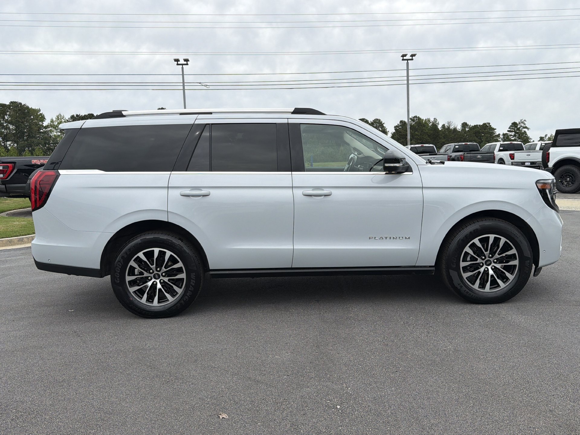 Certified 2025 Ford Expedition Platinum AWD/4WD image 36
