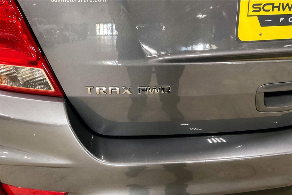 Used 2019 Chevrolet Trax LT w/ LT Convenience Package image 8