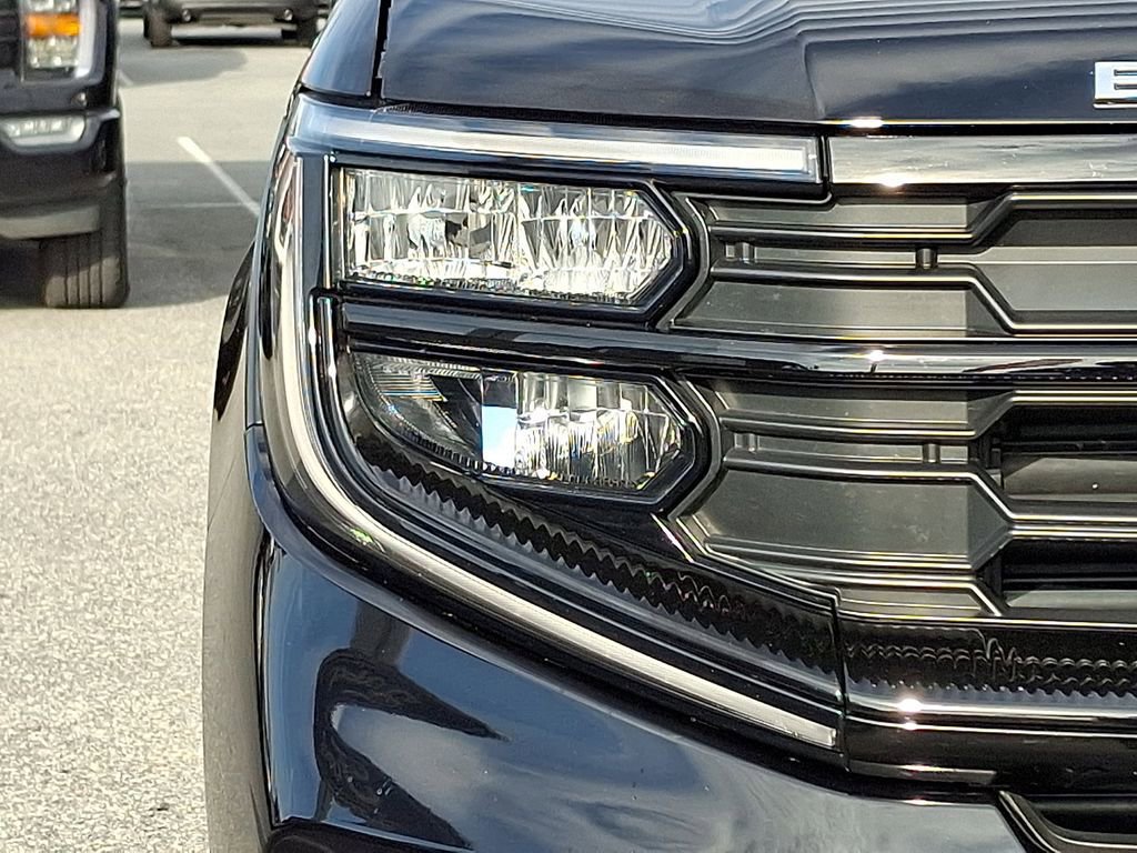 Certified 2025 Ford Expedition Active image 9