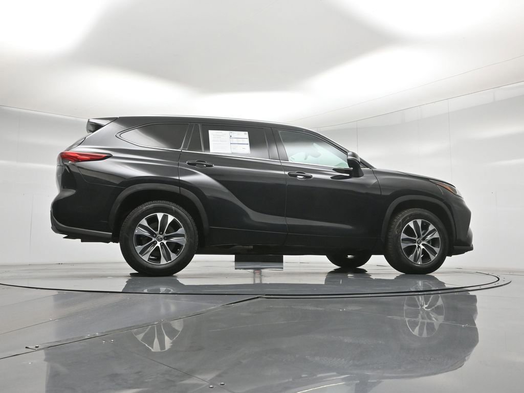 Used 2022 Toyota Highlander XLE FWD image 50