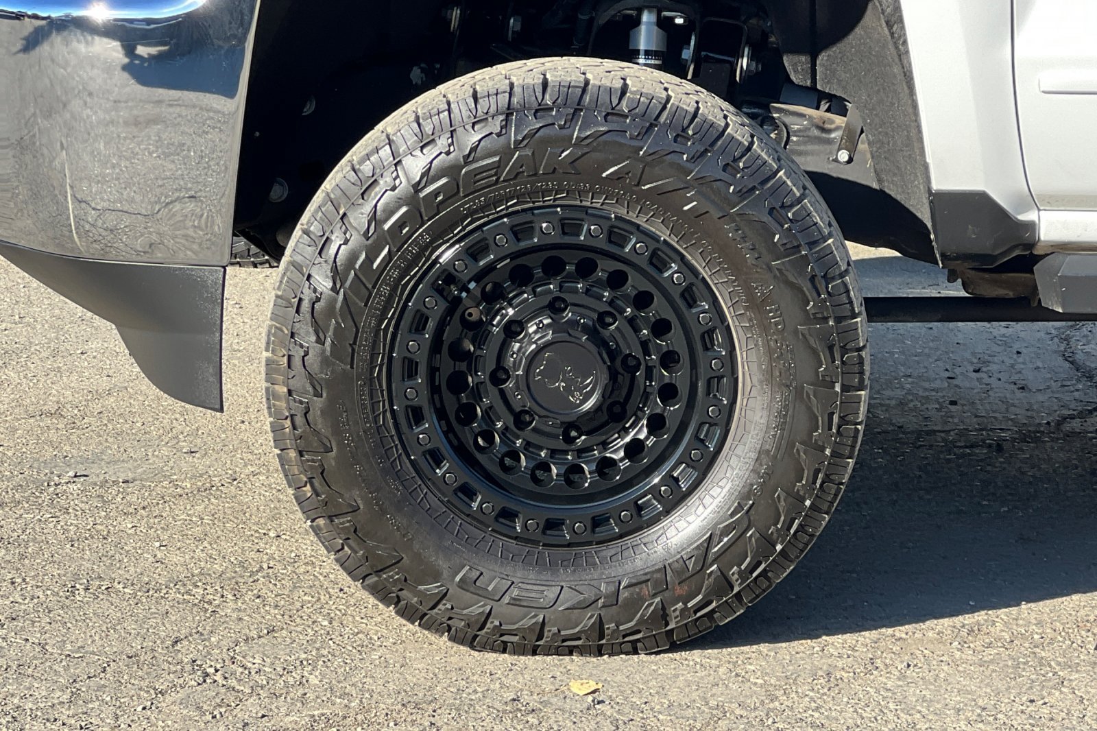 Used 2018 Chevrolet Silverado 2500 LT AWD/4WD image 25