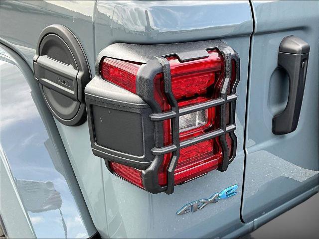 Used 2024 Jeep Wrangler Unlimited w/ Convenience Group AWD/4WD image 23