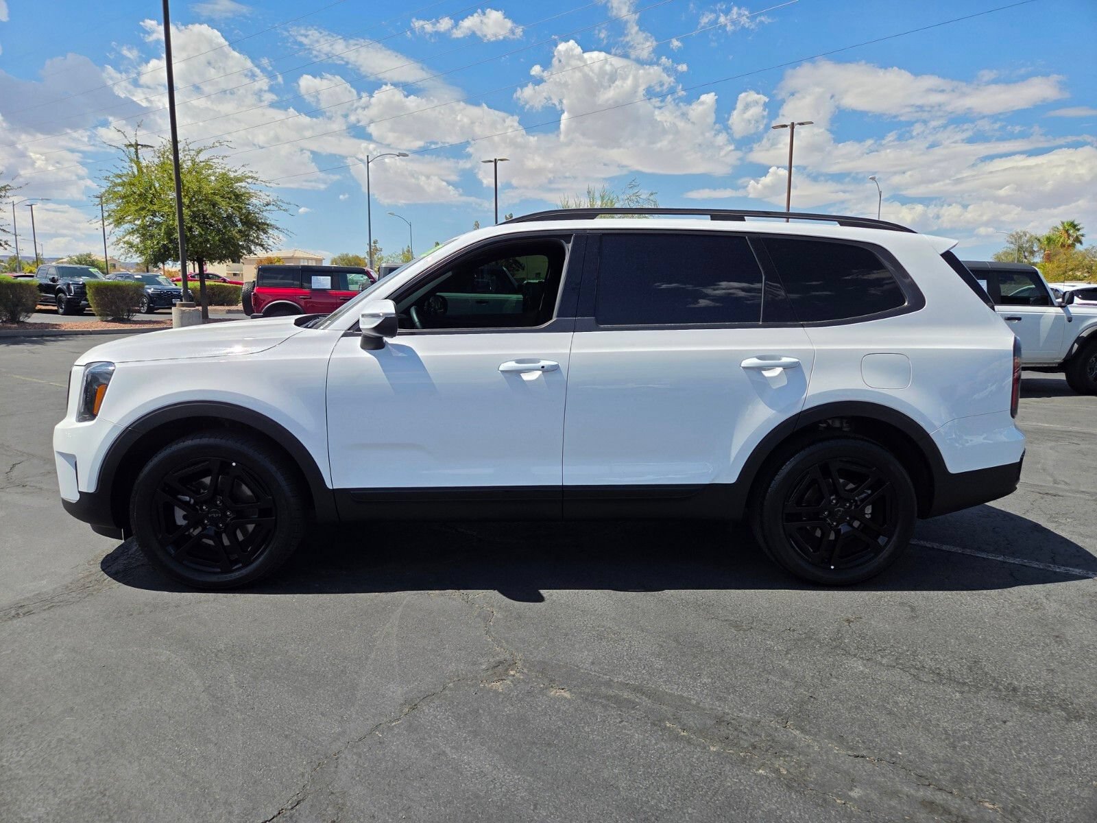 Used 2025 Kia Telluride EX X-Line AWD/4WD image 3