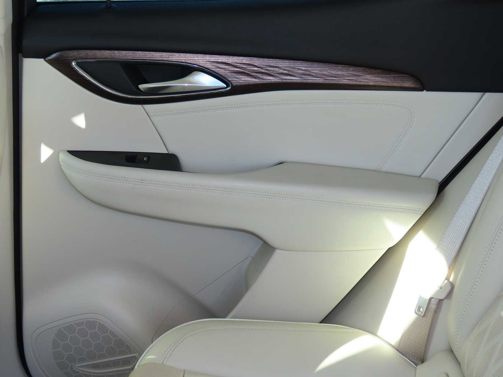 Used 2023 Buick Envision Avenir image 19