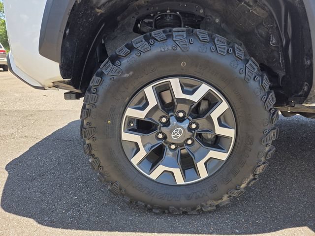 Used 2022 Toyota Tacoma TRD Off-Road w/ Technology Package AWD/4WD image 25