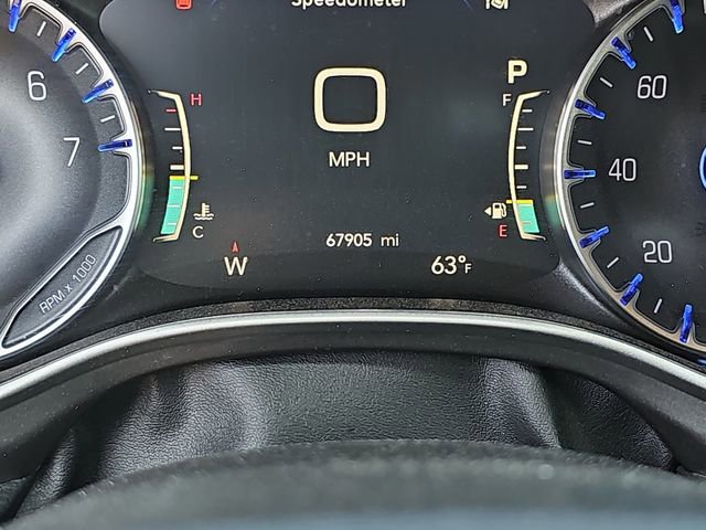 Used 2024 Chrysler Pacifica Touring-L FWD image 22