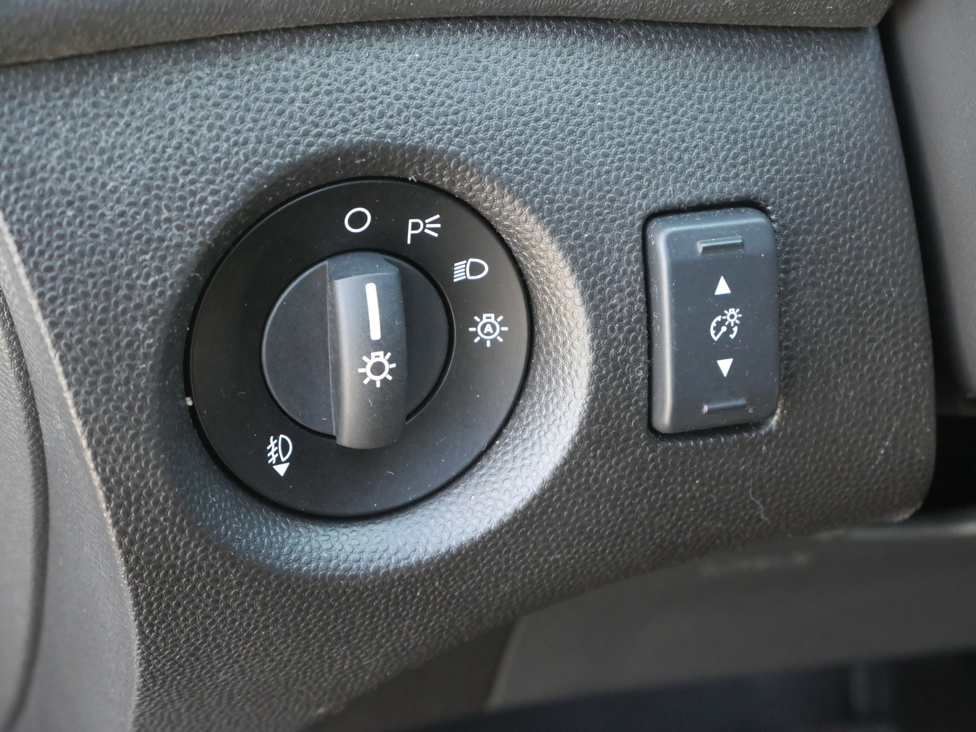 Certified 2019 Ford Fiesta SE w/ Equipment Group 201A FWD image 11