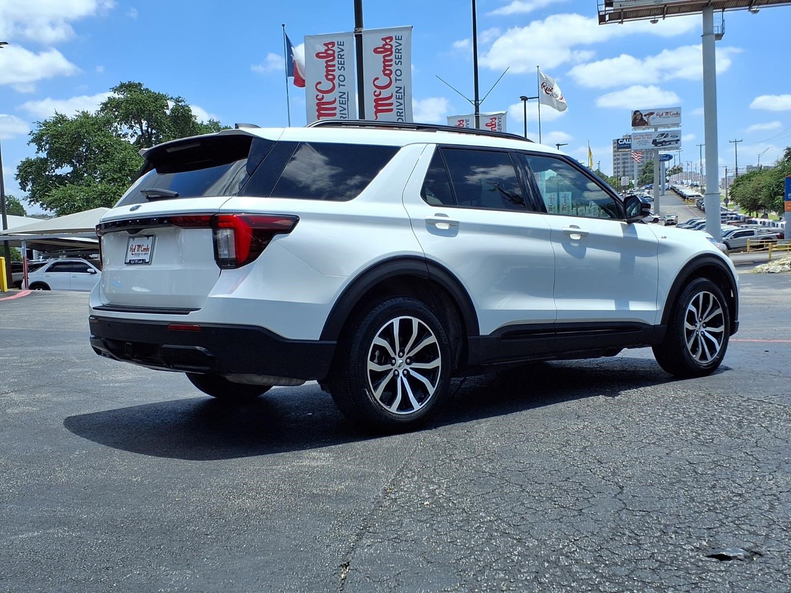 Certified 2025 Ford Explorer ST-Line AWD/4WD image 6