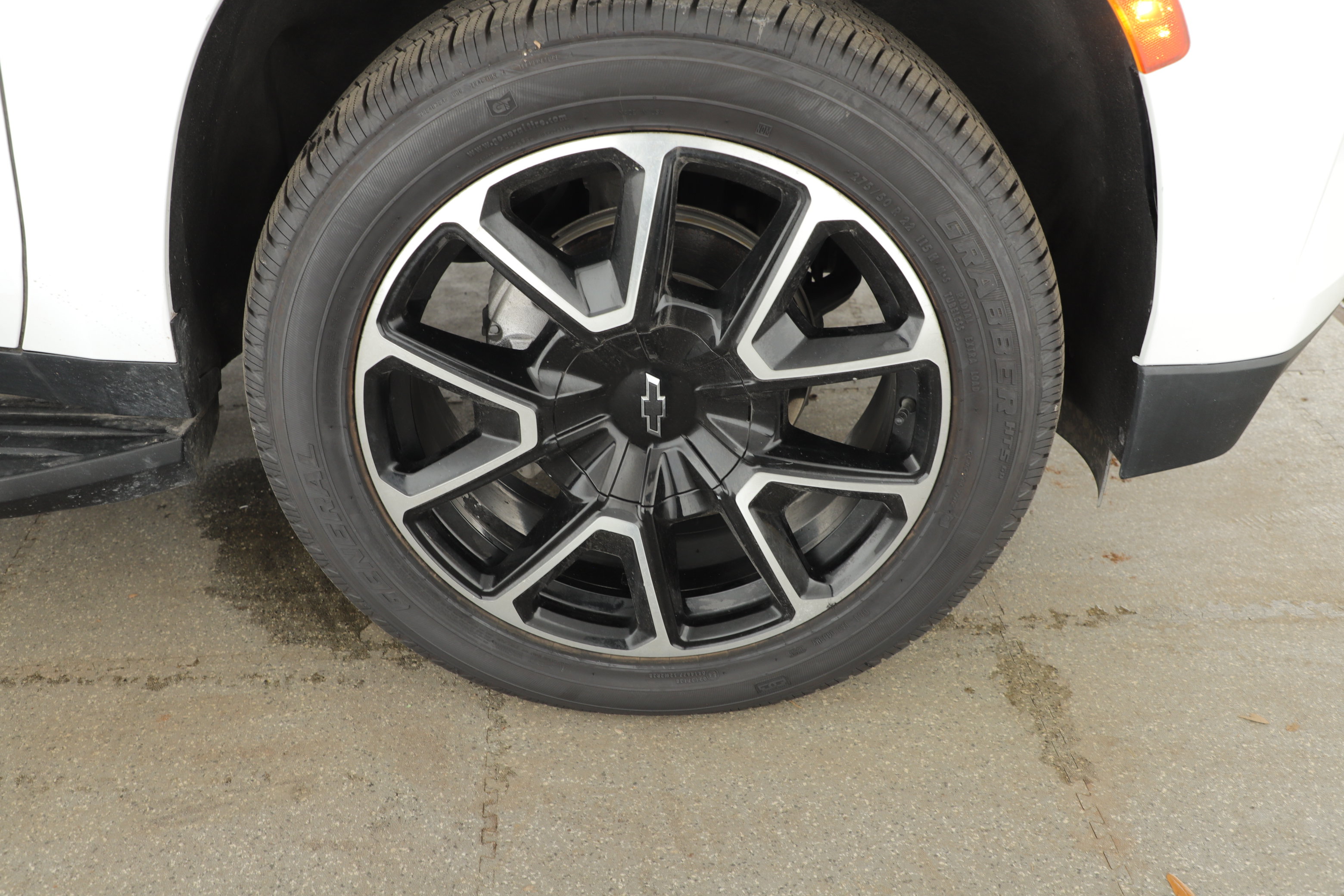 Used 2024 Chevrolet Tahoe RST w/ Luxury Package AWD/4WD image 6