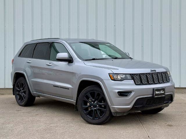 Used 2019 Jeep Grand Cherokee Laredo AWD/4WD image 8