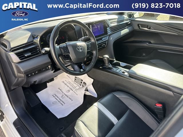 Used 2025 Toyota Camry SE image 18