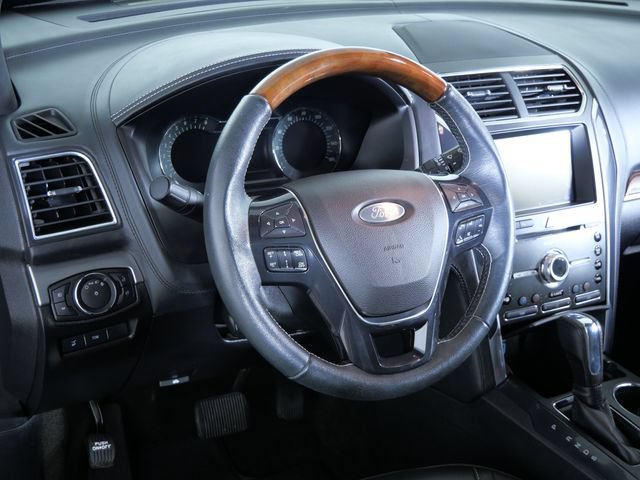Certified 2018 Ford Explorer Platinum AWD/4WD image 16