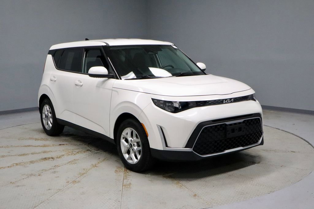 Used 2025 Kia Soul LX w/ LX Technology Package image 7
