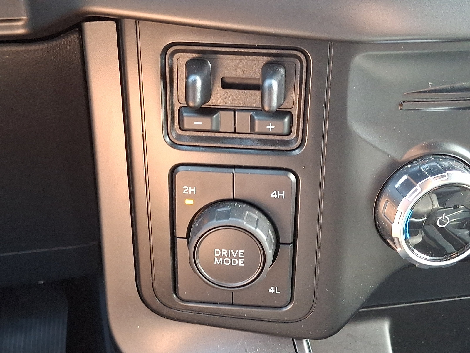 Certified 2024 Ford F150 XLT w/ Equipment Group 302A MID AWD/4WD image 27