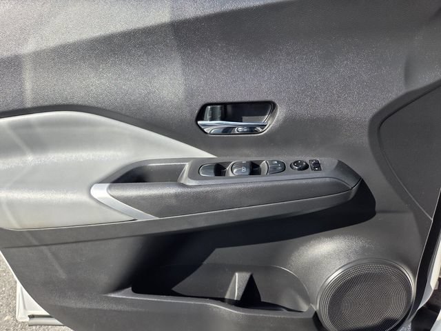 Used 2023 Nissan Kicks SR w/ SR Premium Package FWD image 22